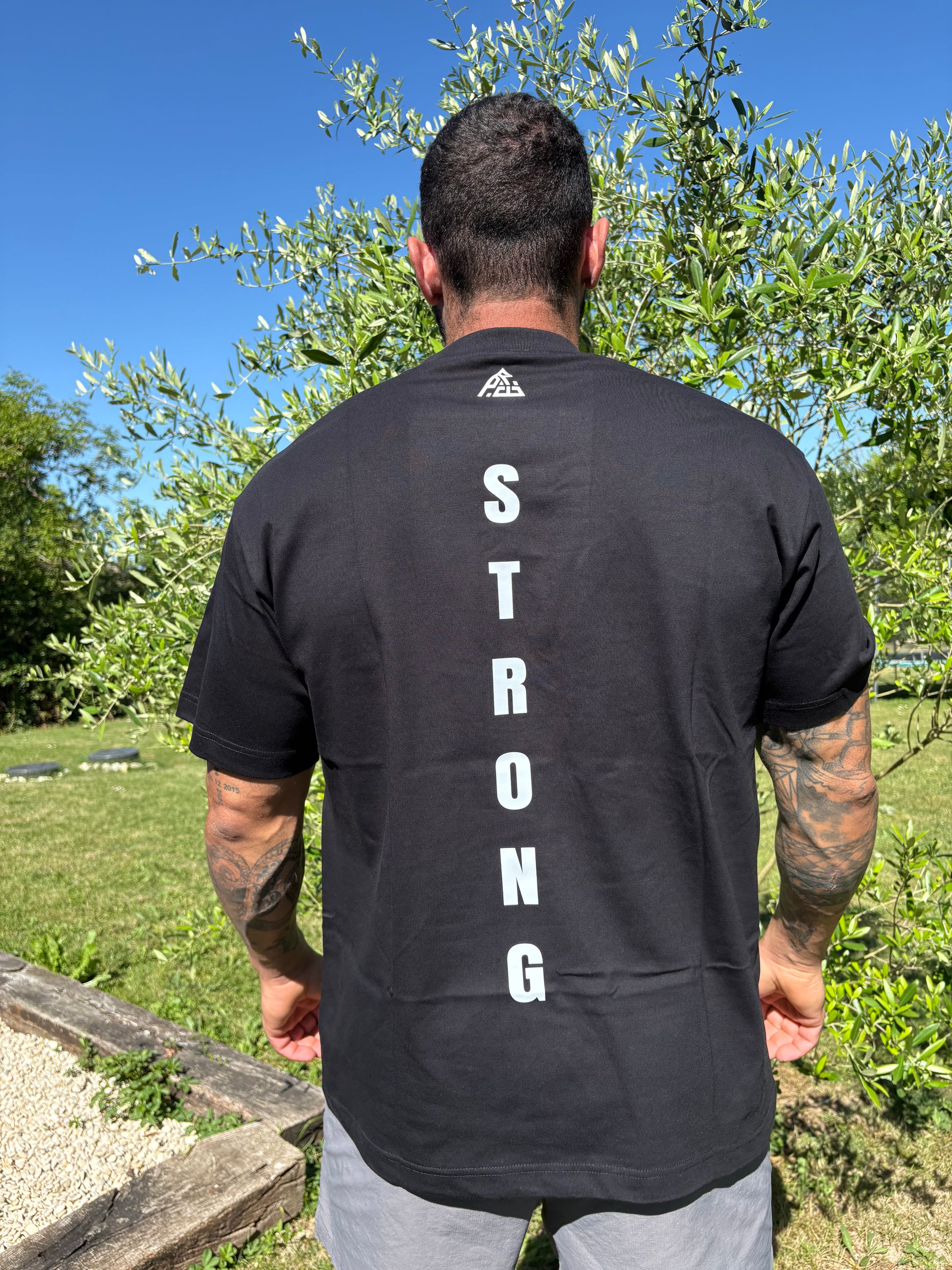 T-shirt oversize "STRONG"